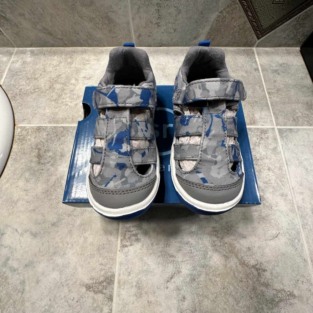 Stride Rite Hadley 2.0 Sneaker Sandal Size 6W NWT